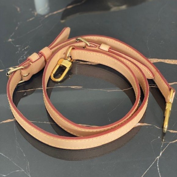 Louis Vuitton - Picture 2 of 6